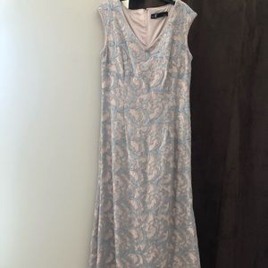 Party dress never worn size 10